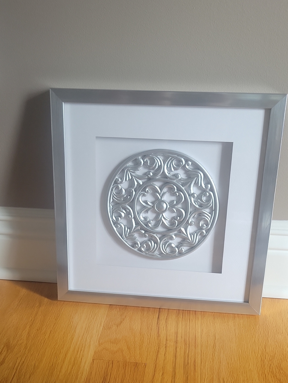 Silver Medallion Framed Wall Art - Contemporary Home Accent 13 X13